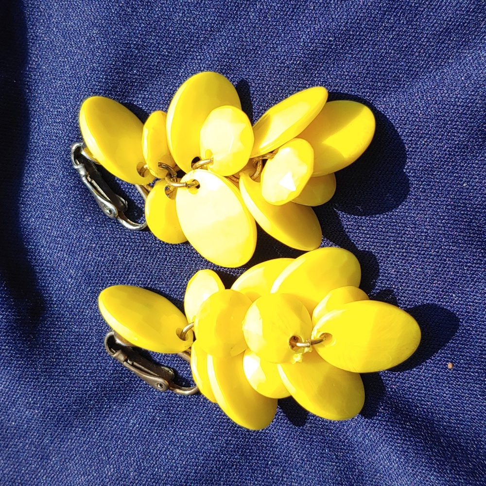 Vintage Yellow Drop Clip on Earrings